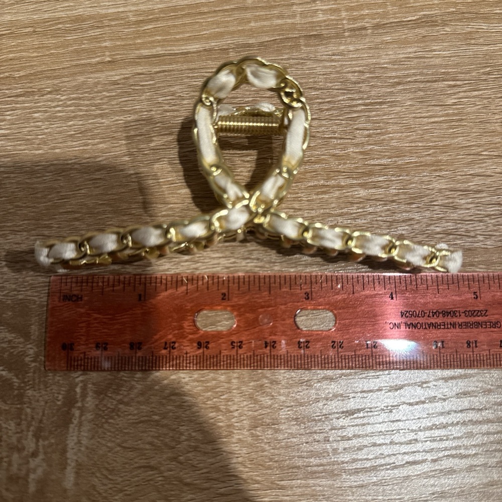 Chic Gold and Cream Chain Bracelet